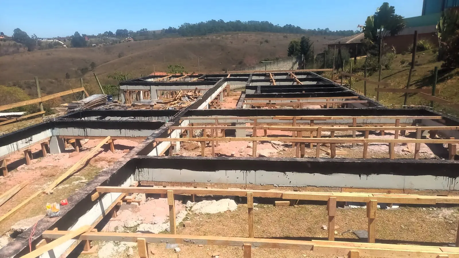 Vigas baldrame e formas de fundação