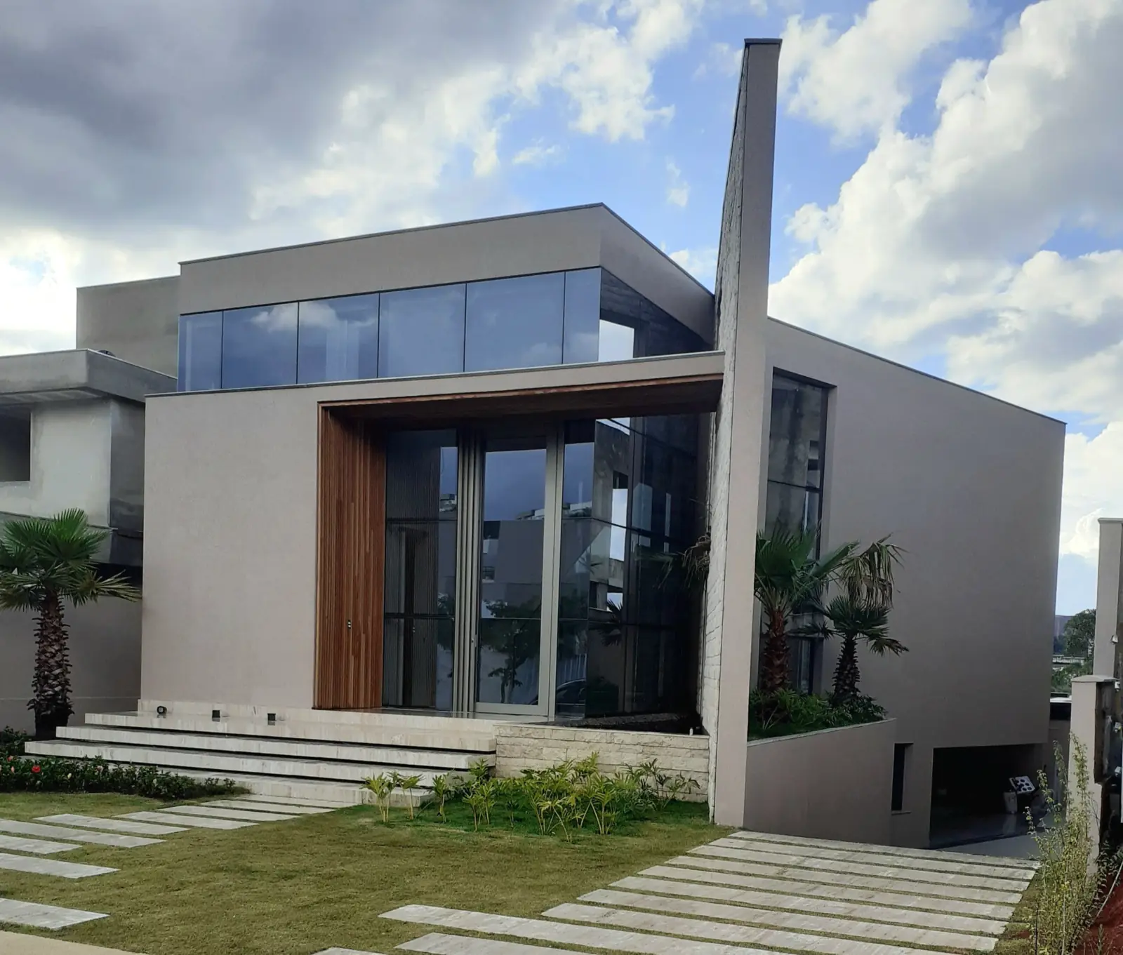 Residência contemporânea concluída